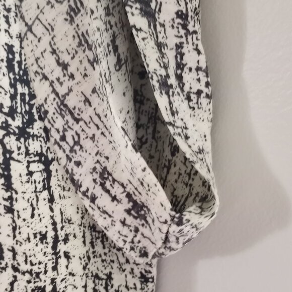 'J/J Julia Haus Anthropologie' Size S 100%Silk Top Abstract Black/Off White - Picture 6 of 13